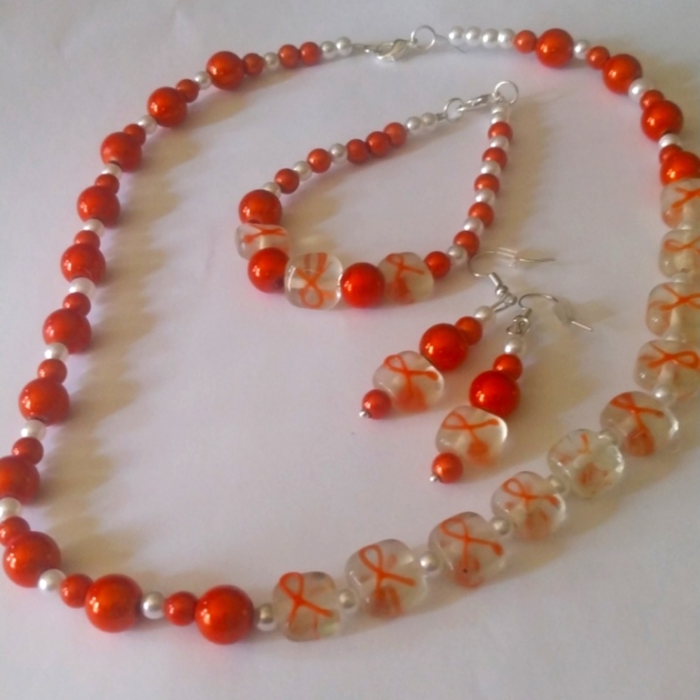 A leukemia awareness jewelry set